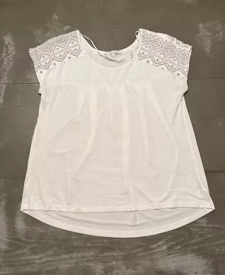 Miss Me White Loose Fit Silver Embroider Juniors Small Short Sleeve Shirt • $6