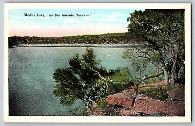 San Antonio Texas - Medina Lake - Fish Hatchery - Vintage Postcard - Unposted • $4.44