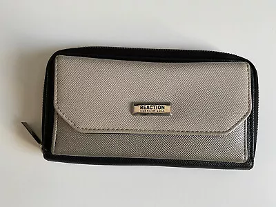 Kenneth Cole Reaction Purse • £5