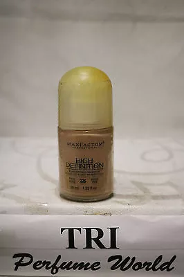 Max Factor HIGH DEFINITION Perfecting Make-up # 225 TRUE BEIGE 1.25 Fl.oz. • $43.21