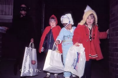 #J42- Z Vintage 35mm Slide Photo- Halloween Costumes- Boys-Girls- 1971 • $5.50