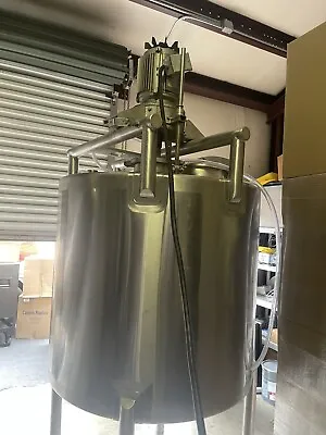 250 Gallon Mixing Tank With Arde Barinco Reversible Homogenizng Mixer • $6000