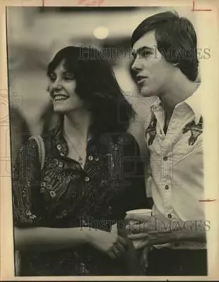 1977 Press Photo Joanie Sefeik And Jim Jorrie Enjoy The La Semana Alegra Fiesta • $16.99