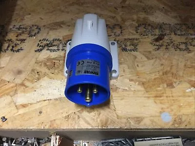 Gewiss Gw60404 16 Amp 3 Pin 240 Volt Blue Appliance Inlet Surface Mounted Plug • £9.95