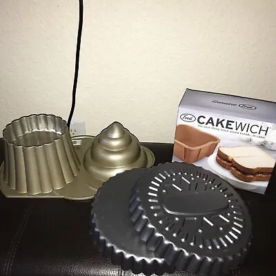 $55 • Buy Lot Of 3 Novelty Cake Molds Giant Cupcake Sandwich Cookie 