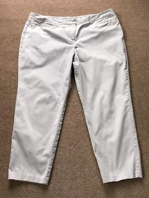 Marks And Spencer Light Grey Cropped Summer Trousers Size 20 (25L) • £8.99