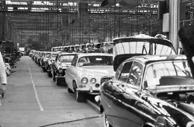 New Jaguar Cars Coming Off The Production Line 1962 OLD PHOTO 1 • $8.50