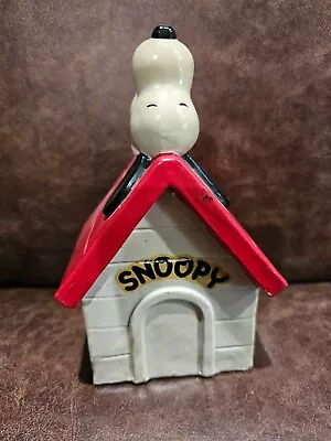 Vintage 1970 Snoopy Dog House Piggy Bank United Feature Syndicate Inc. PEANUTS • $12