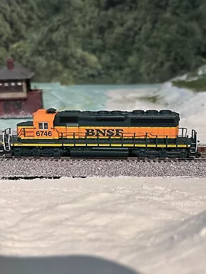 N-scale Locomotive Kato BNSF SD40-2 • $150