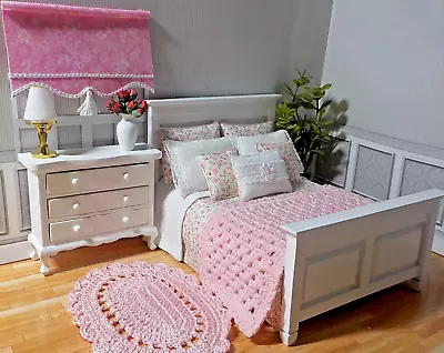 Miniature Dollhouse Pink & White Bedspread/Comforter/Blanket/Pillows 211 • $16.99