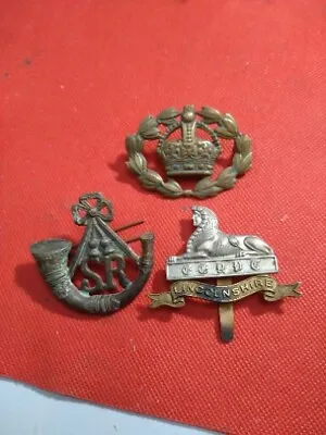 3 X Original Cap Badges Inc 2nd Batt Cameronians Scottish Rifles & Lincs Regt • £15