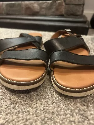 Mila Paoli Sandals Black Flat With Strap Sz 9 • $10