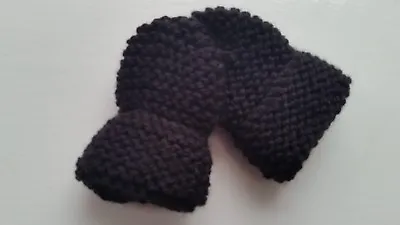 Baby Hand Knitted Mittens Black Acrylic Wool 6-12 Months New • £4.45