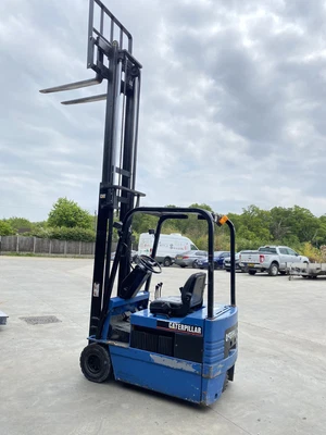 £3300 • Buy Caterpillar 1.5T Electric Forklift Good Working Side Shift Battery Holds Long 