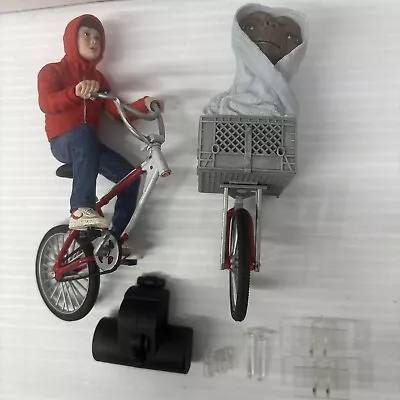 NECA E.T. 40th Anniversary Elliot & E.T. On Bicycle 7  Scale Figure BROKEN BIKE • $12.99