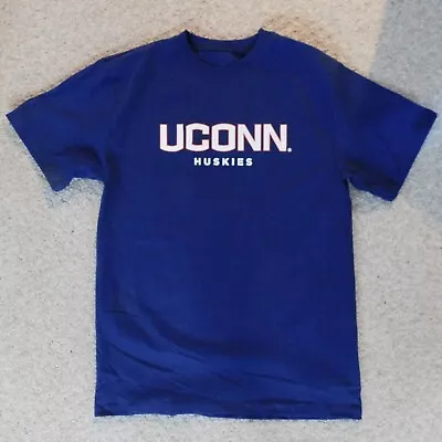 $11.99 • Buy NWOT Men's M Alta Gracia UConn Huskies T-Shirt W/Jonathan