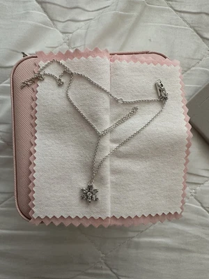 $100 • Buy Pandora Cluster Pendant Necklace With Small Jewellery Box & Cloth