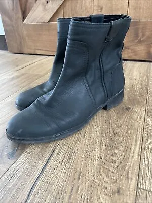 VINCE CAMUTO Womens VC-Ruty Black Leather Boots - Size 8.5 NICE • $16.50