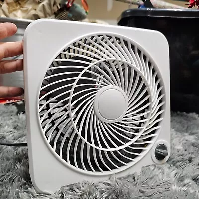 Mainstays 9 Inch Personal Box Fan With 3 Speeds White • $4.99