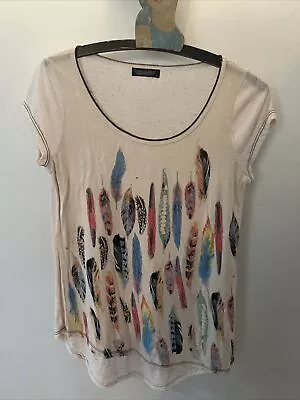 Vanilla Sugar Feather Print T-Shirt Sz Small • $7.90