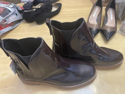 $30 • Buy Zara Women Boots Size 8.5