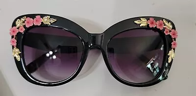 Victorian Trading Kitty Black Pink Floral Rhinestone Cat Eye Sunglasses 3B • $29