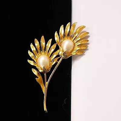 Vintage  Trifari  Double Flower Brooch Large Faux Pearls Gold Tone Leaves • $24.99