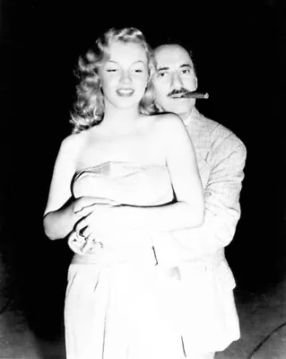 LOVE HAPPY Great 8x10 Promo Still GROUCHO MARX & MARILYN MONROE -- A333 • $6.95