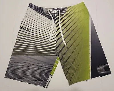 2014 Oakley Gradient Stripes Surf 33 Board Shorts • $28