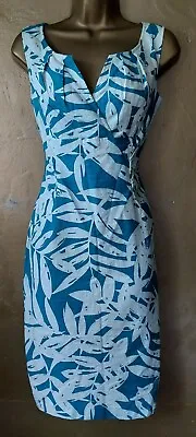 £25 • Buy Jessica Howard S.12 Knee Length Fitted White/ Blue Abstract Pattern Dress. Lined