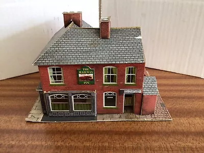 00 Gauge Model Railway Pub Cardboard Building  • £6.51