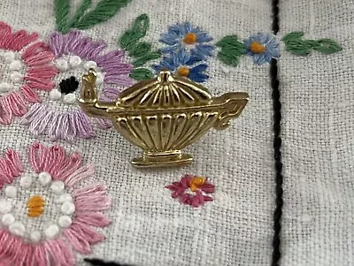 VINTAGE Genie Oil Lamp Lapel Pin Gold Tone Pin Back Taiwan • £4.82