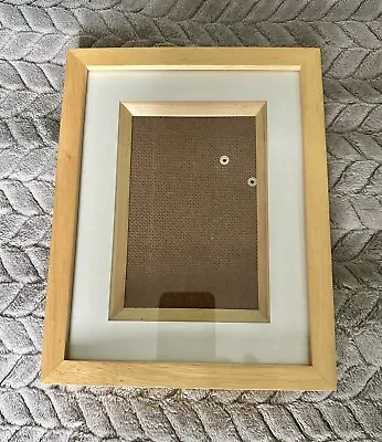 Picture/Photo Frame In Solid Beech With 3D Mounting & Glass Front - NEW • £2.99