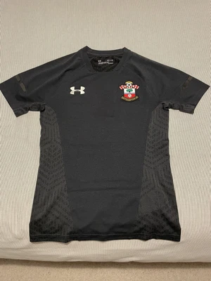 £5 • Buy Southampton FC Training Top