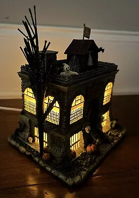 MUNSTERS Hawthorne Village Eddies Ghoul School Lighted Halloween House -  READ • $24.99