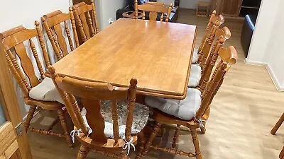 $230 • Buy Used Dining Table And Chairs 