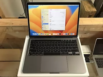 Apple MacBook Pro (13-inch 2022) M2 Chip 8GB RAM  256GB SSD 3 Battery Cycles • $845
