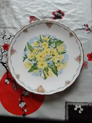 Royal Albert Primrose's - The Queen Mothers Favourite Flowers Plate  • £0.49