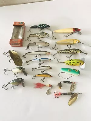 Lot Of 19 Vintage Fishing Lures - Cisco Kid Buck Perry L&S  Paw Paw & More • $10.50