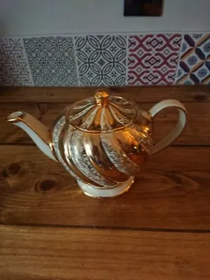 Vintage Sadler Gold & Cream Floral Swirl Teapot. • £12.50