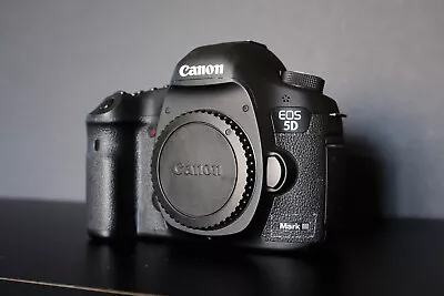 Canon EOS 5D Mark III 22.3MP Digital SLR Camera - Black (Body Only) • £350