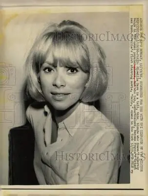 1966 Press Photo Actress Mireille Darc Paris - Kfx15886 • $16.99