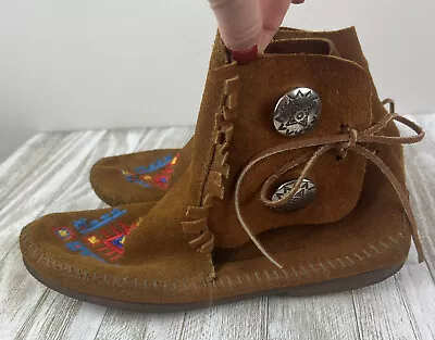 Minnetonka Moccasin Ankle Boots Embroidered Fringe Women’s Size 7 Silver Button • £24.12