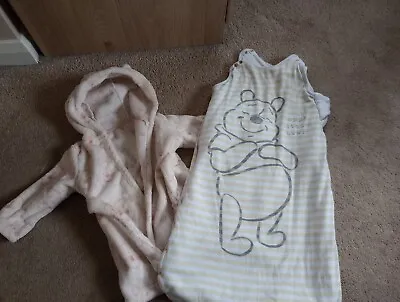 Baby Girls 6-9 Months Sleep Bag Dressing Gown Winnie The Pooh (2n) • £3.50