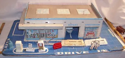 MARX GARAGE SERVICE GAS STATION PLAYSET 1950s WITH ACCESSORIES • $124.99