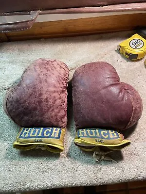 Hutch Boxing Gloves 540L Collector Prop Display Vintage Garage Art Man Cave • $22