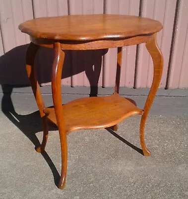 Antique Quarter Sawn Oak Oval Parlor Table With Scalloped Top 1900s • $275