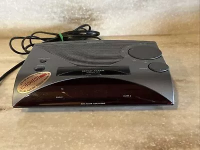 Vintage Magnavox Dual Alarm Clock Radio AJ 3220/17 AM/FM Clock Radio • $20