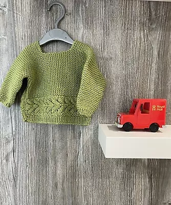 Hand Knitted Green Baby Jumper With Patterned Edge 3-6 Months • £3.50