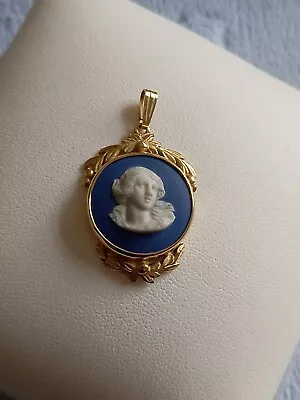 £35 • Buy Wedgwood Blue & Gold Vintage Pendant